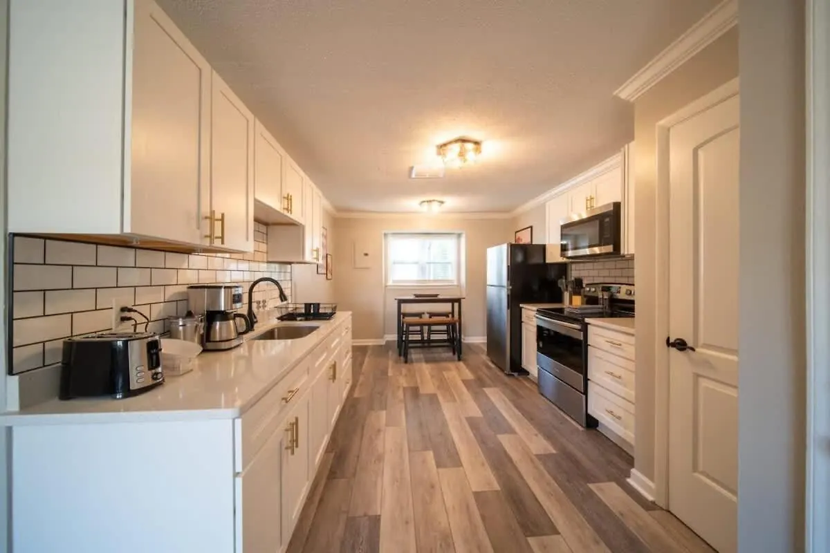 Ov Mosaic - Current Suite North Camellia Acres Apartment
