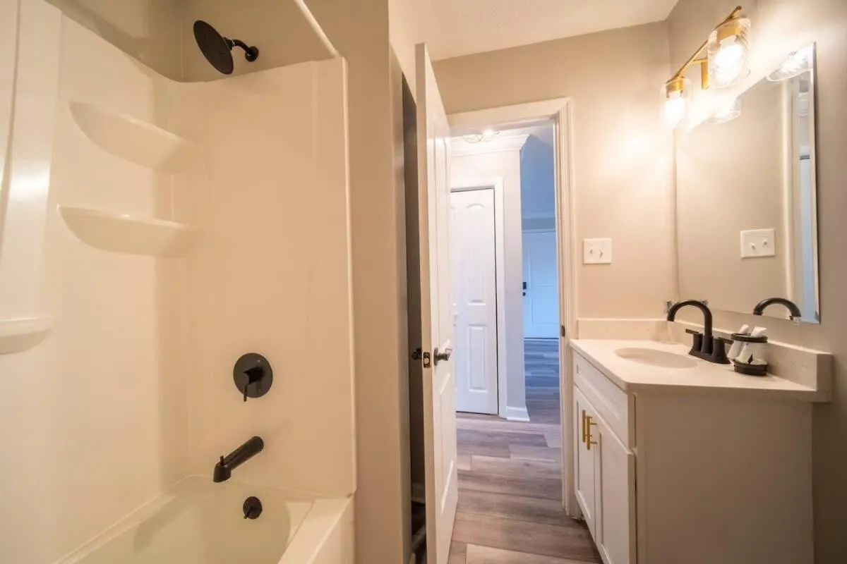 Ov Mosaic - Current Suite North Camellia Acres Apartment
